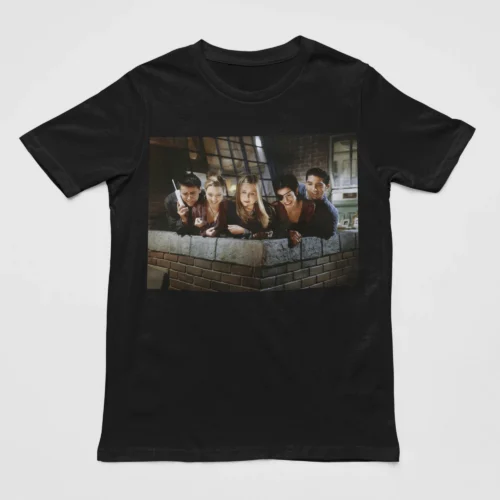 Tv Friends T-Shirt #21 The Gang with Joey on the phone