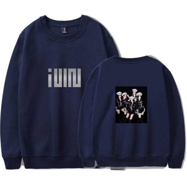Jum high quality black sweatshirt with stylish graphic design.